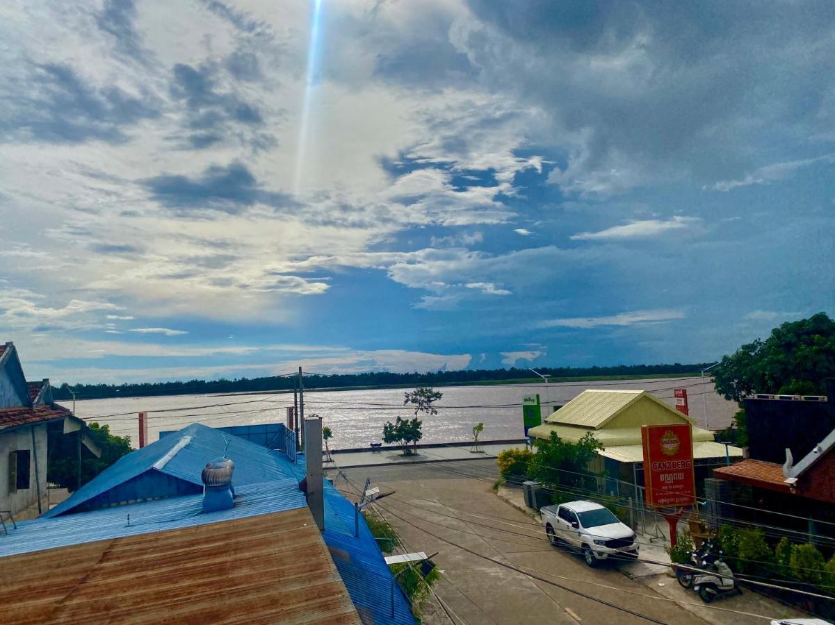 Rue Bai Guesthouse Kratie Exterior foto